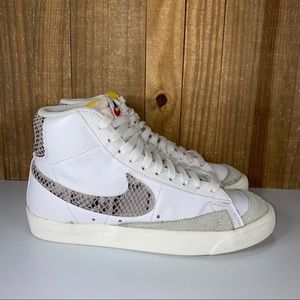 Nike Blazer Mid 77 Vintage Snakeskin Swoosh White Shoes M 4.5 / Women’s size 6